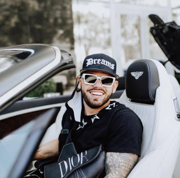 Meet your Posher, Scotty lee - Picture 1 of 1